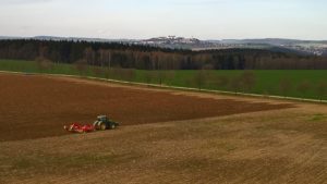 Braugerstenschlag mit Blick auf die Augustusburg